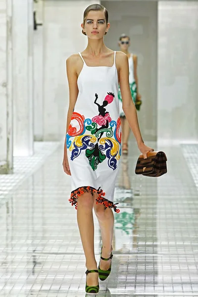 Look 27